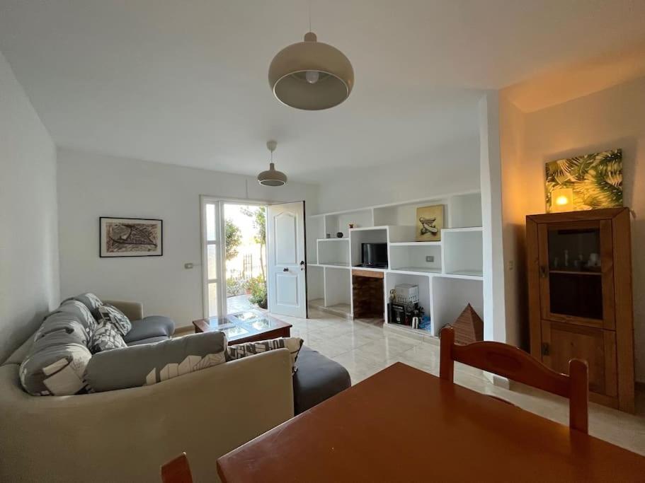 Playa Chica Apt With Terrace 100 M From The Sea Puerto del Carmen  Esterno foto