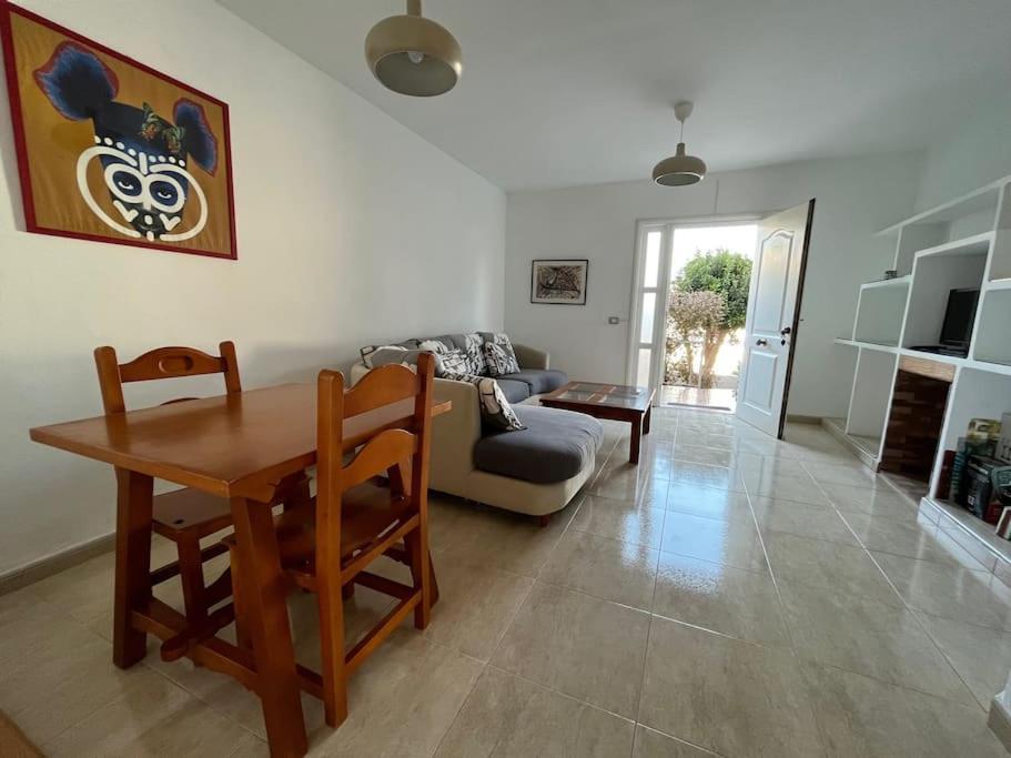 Playa Chica Apt With Terrace 100 M From The Sea Puerto del Carmen  Esterno foto